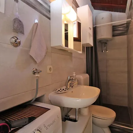 Daire Luka 2192 Pula