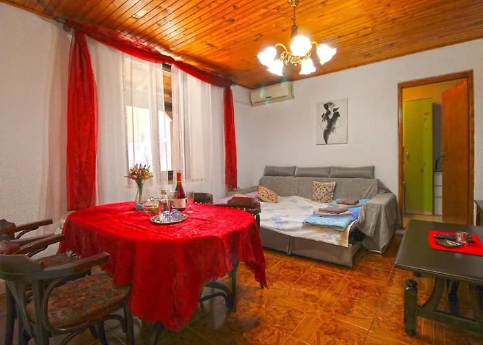 Luka 2192 Apartman Póla