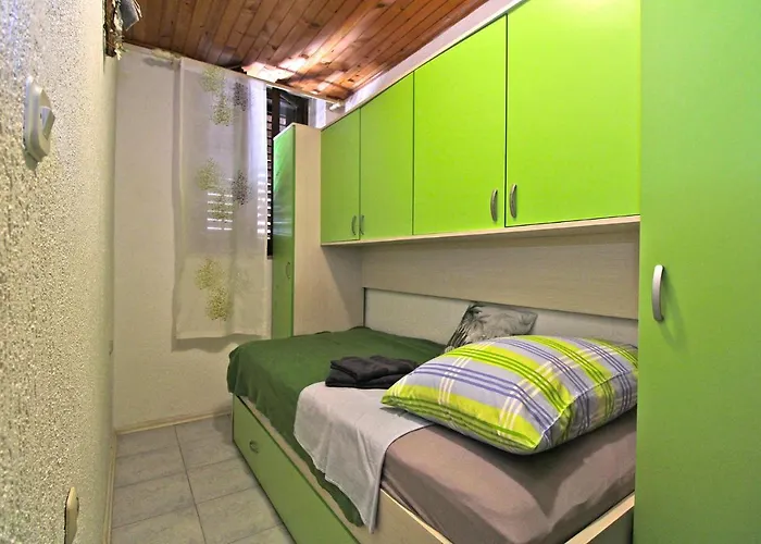 Luka 2192 * بولا